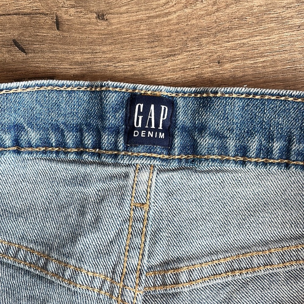 Gap Denim Shorts LIKE NEW - Picture 3 of 4
